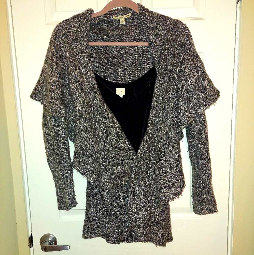Fitted knitted flowy cardigan